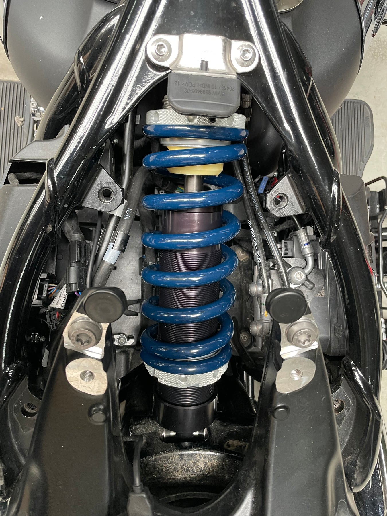 BMW R18 Double Adjustable Coil-Over Shock – JRi Shocks
